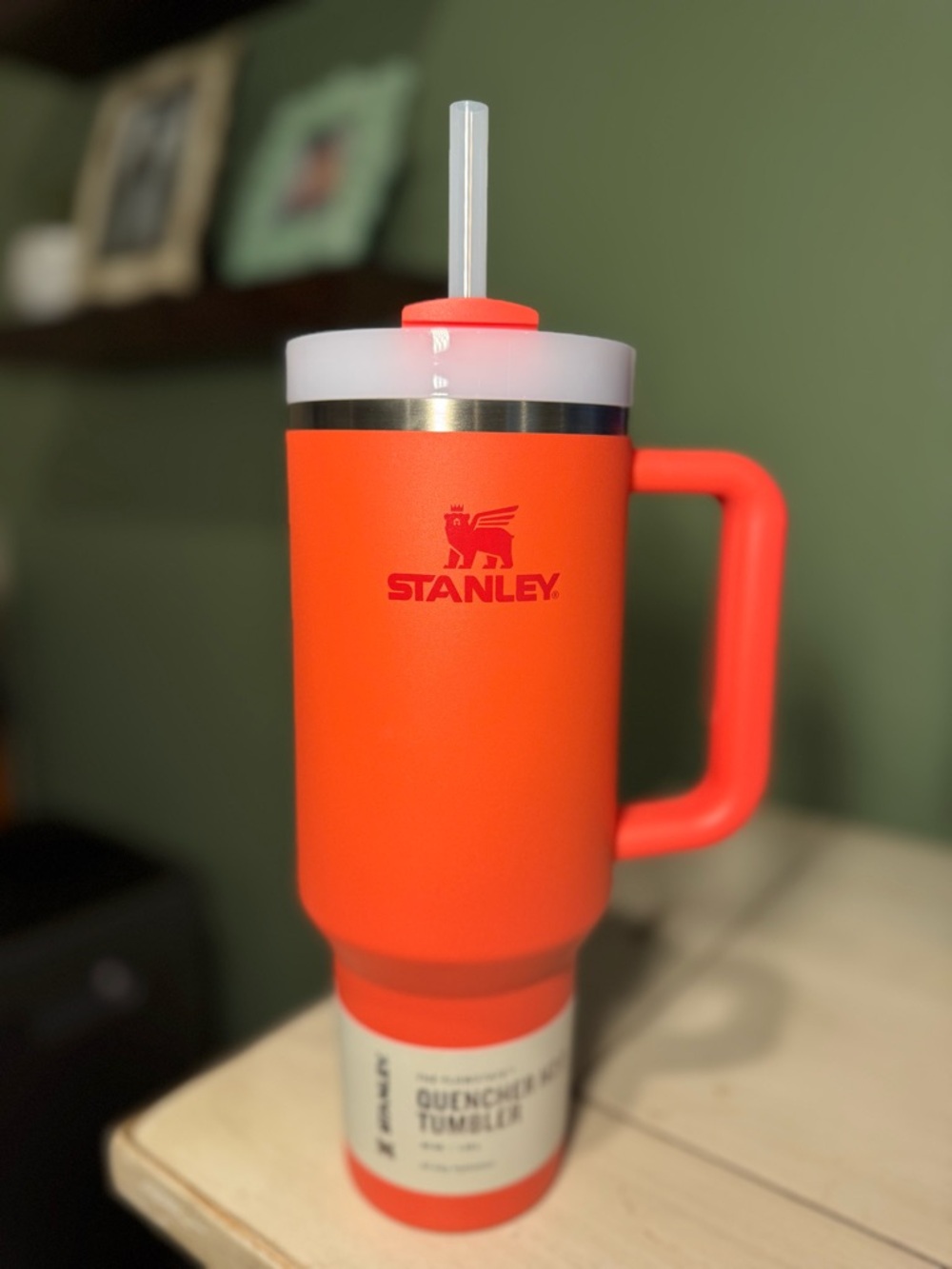 Stanley Coral/Neon Orange Quencher 40oz H2.0 Tumbler with Handle